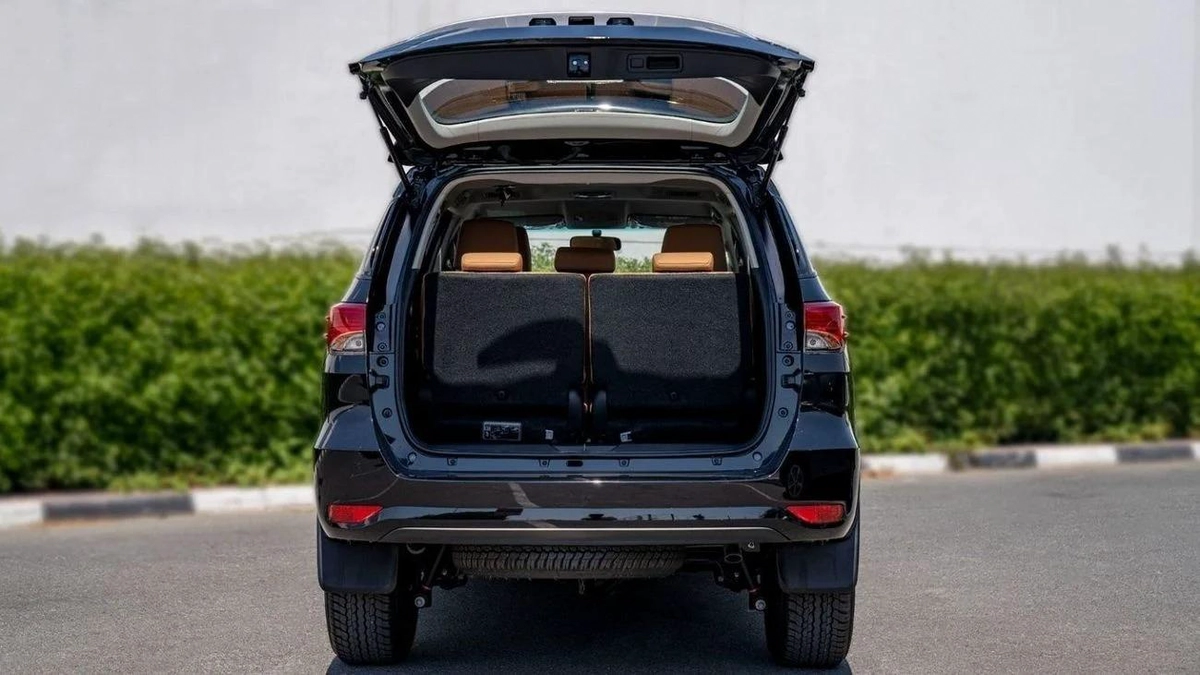 Toyota Fortuner-7-7