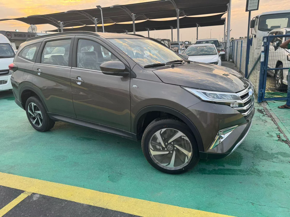 New 2023 Toyota tC-6-6