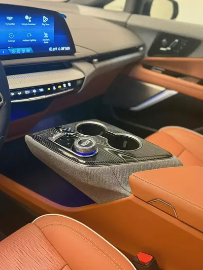 2025 Cadillac Optiq Luxury - GCC Specs - Brand New-10