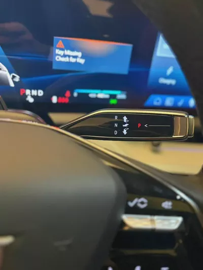 2025 Cadillac Optiq Luxury - GCC Specs - Brand New-6