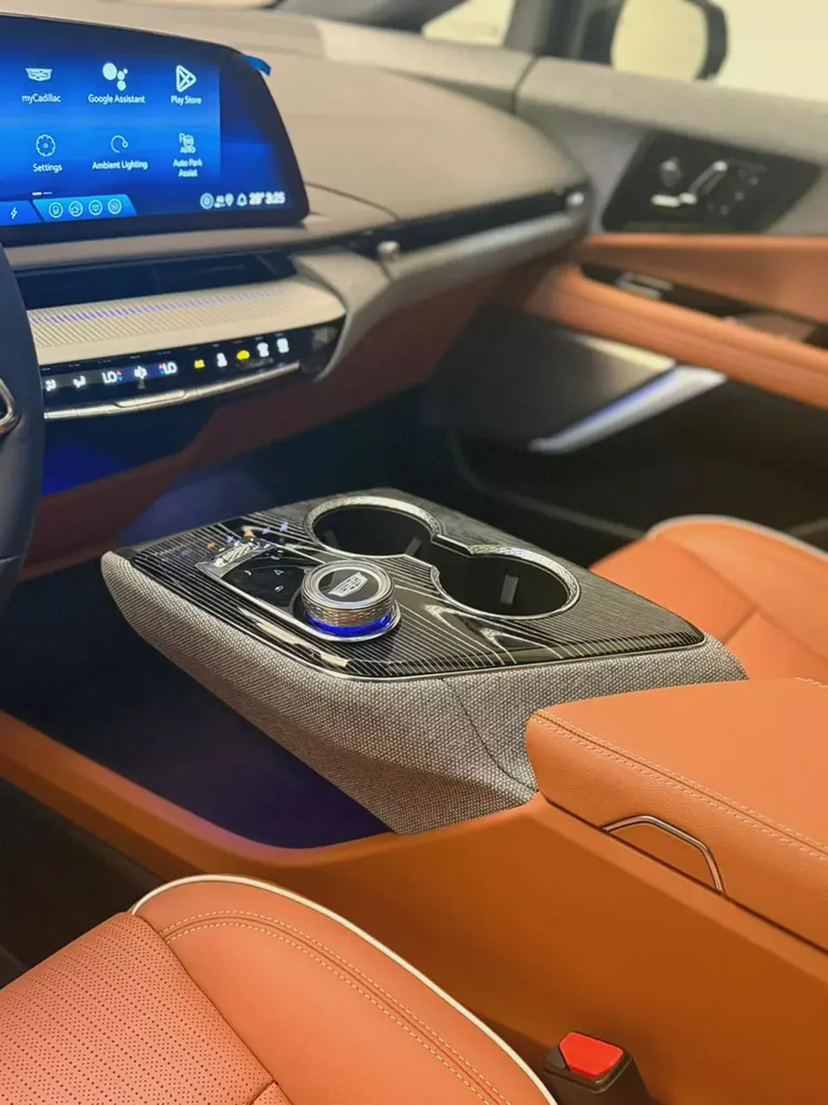 2025 Cadillac Optiq Luxury - GCC Specs - Brand New-10-10