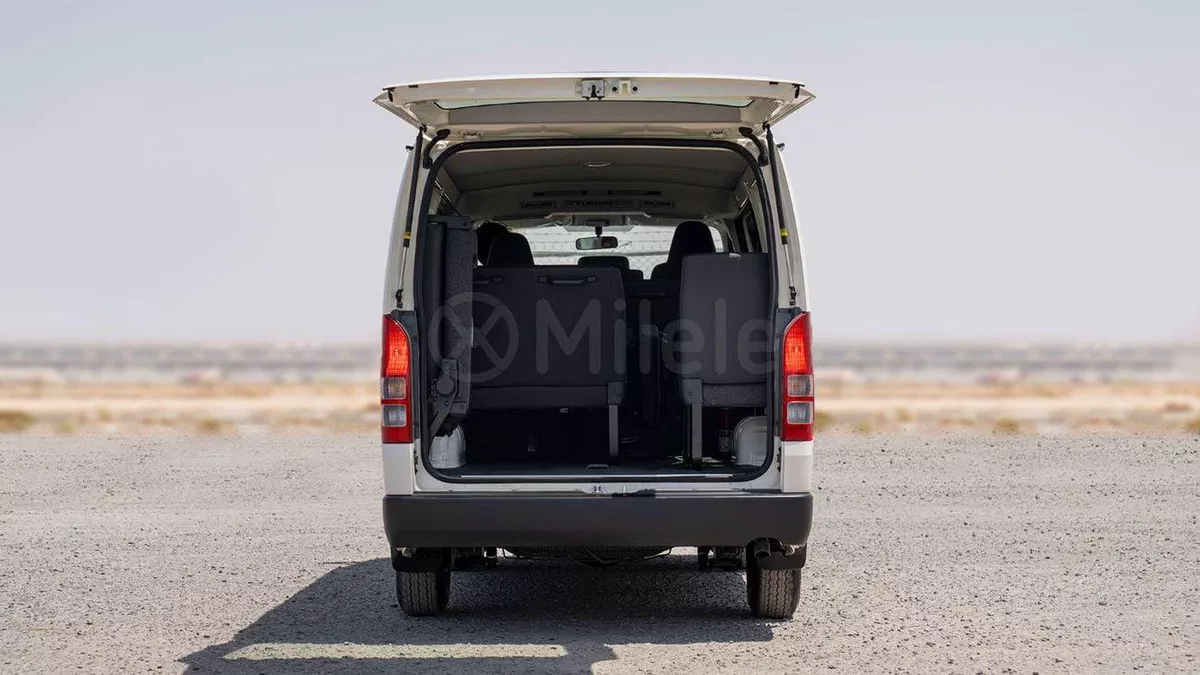 Toyota Hiace DLS - STANDARD ROOF-9-0