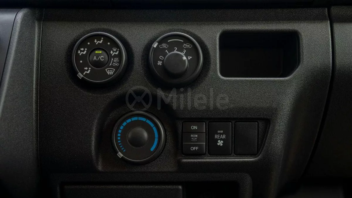 Toyota Hiace DLS - STANDARD ROOF-19-0