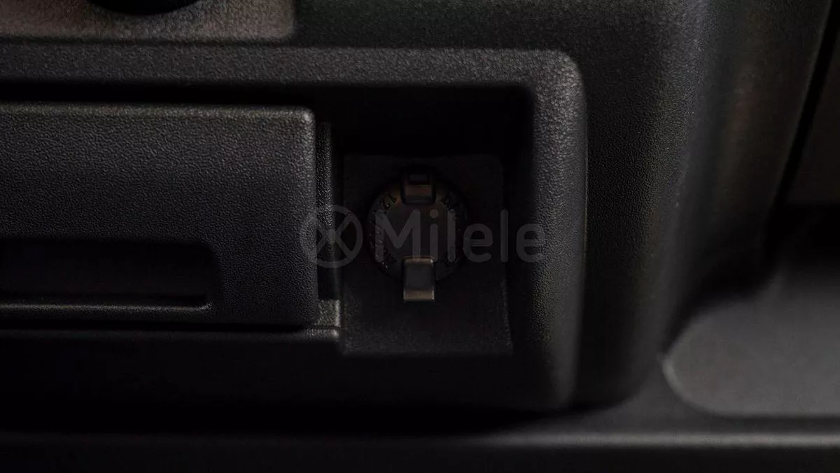 Toyota Hiace DLS - STANDARD ROOF-21-0