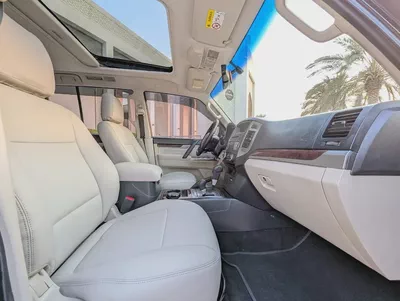 MITSUBISHI PAJERO 2015 GLS TOP FULL OPTION GCC V6 3.5L IN EXCELLENT CONDITION-3