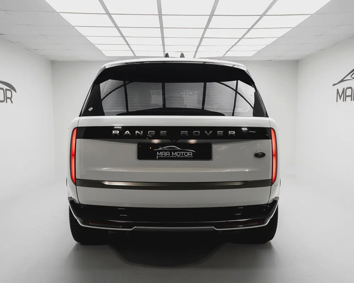 Land Rover Range Rover HSE 2023 | GCC Specs | Pristine Condition-4-4