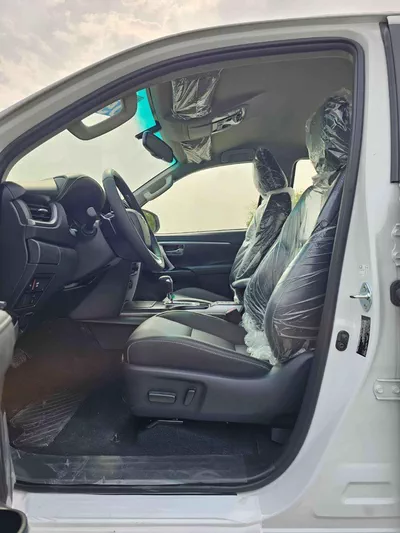 Toyota Fortuner VXR SR5 ADVENTURE / 4.0L V6 PETROL / FRONT PWR SEATS / PUSH START / DIFF LOCK AUTO A/C (CODE # F6HA)-6