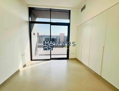 Brand new three bedrooms townhouse for rent in masaar-9