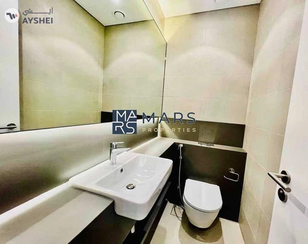Brand new three bedrooms townhouse for rent in masaar