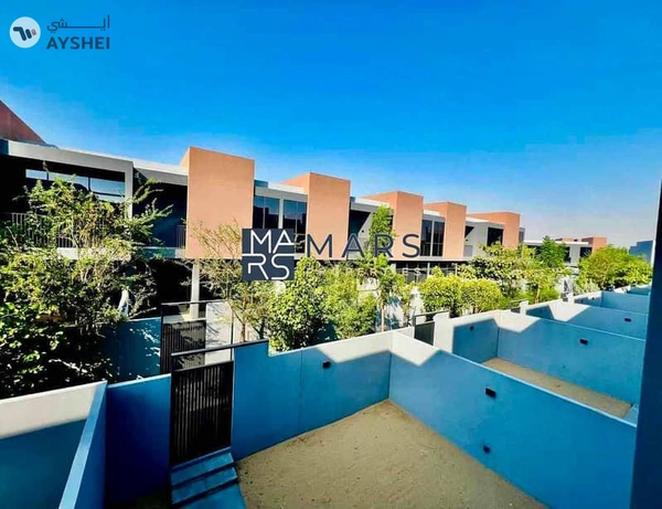 Brand new three bedrooms townhouse for rent in masaar