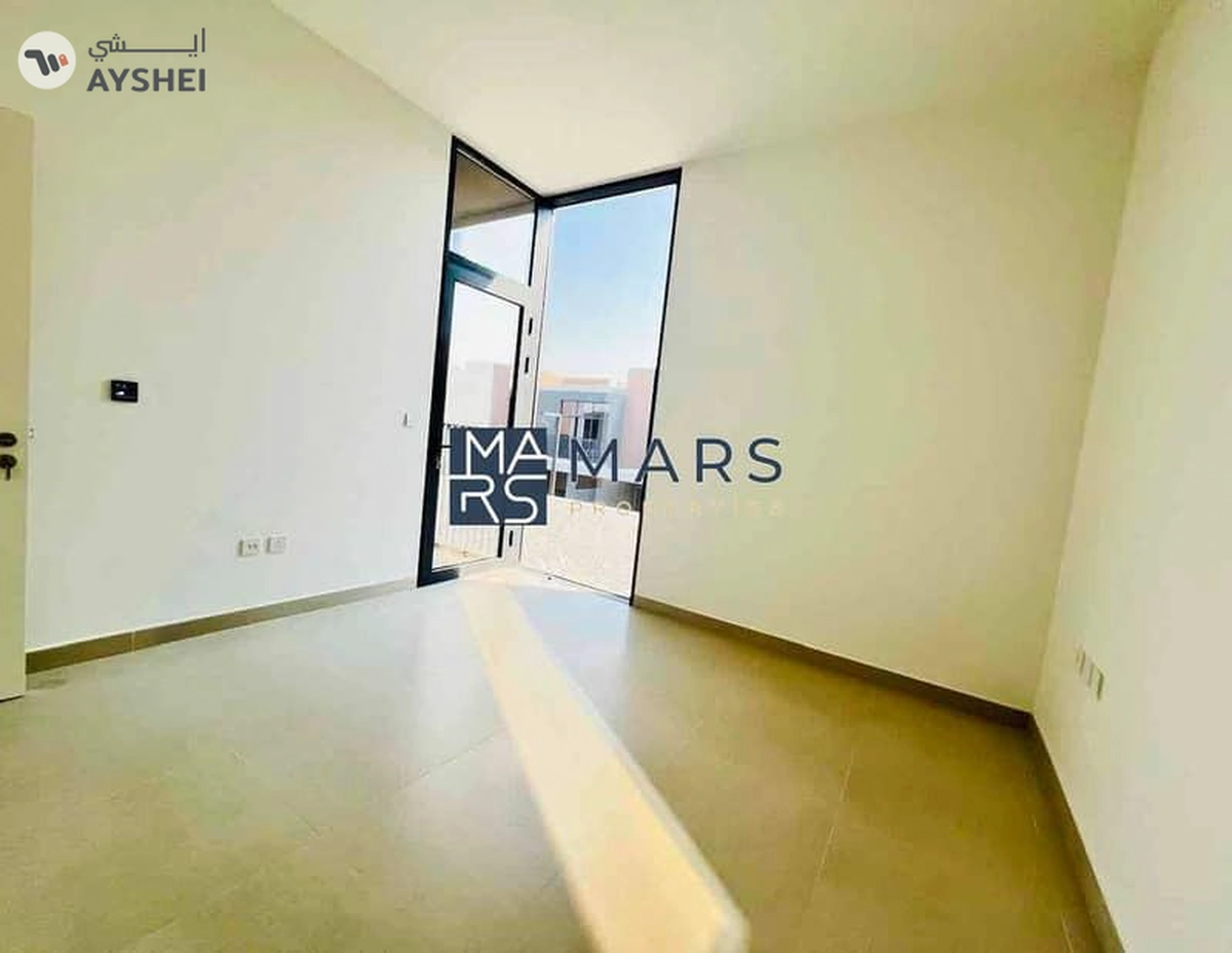 Brand new three bedrooms townhouse for rent in masaar-6-6