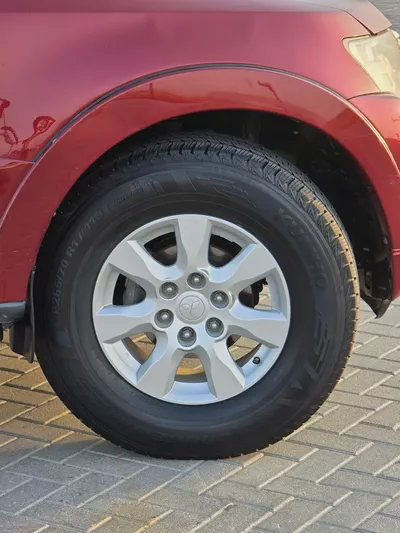 Mitsubishi Pajero GLS 2017 GCC Specs-7