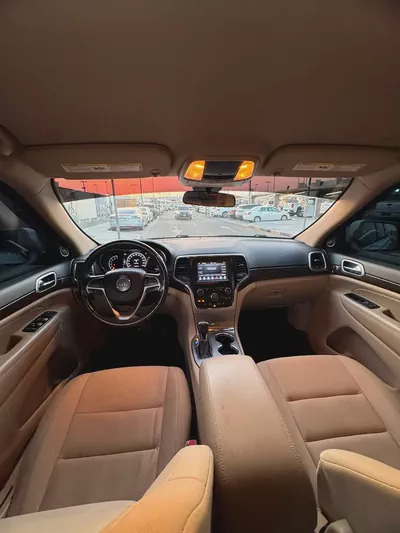 جيب كراند شيروكي V6 مواصفات امريكية بحالة جيدة-10