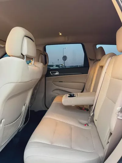 جيب كراند شيروكي V6 مواصفات امريكية بحالة جيدة-7