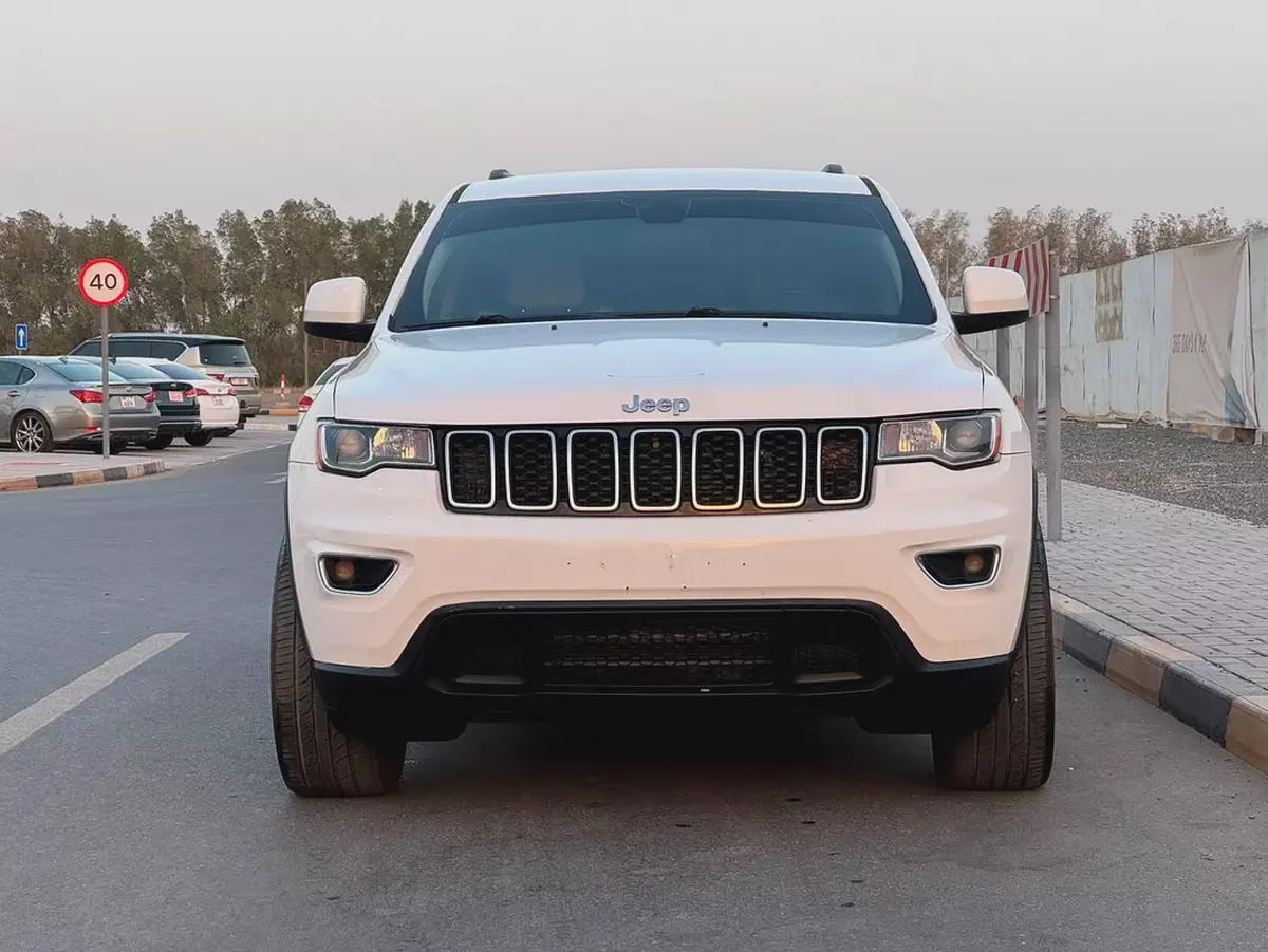 جيب كراند شيروكي V6 مواصفات امريكية بحالة جيدة-1-1