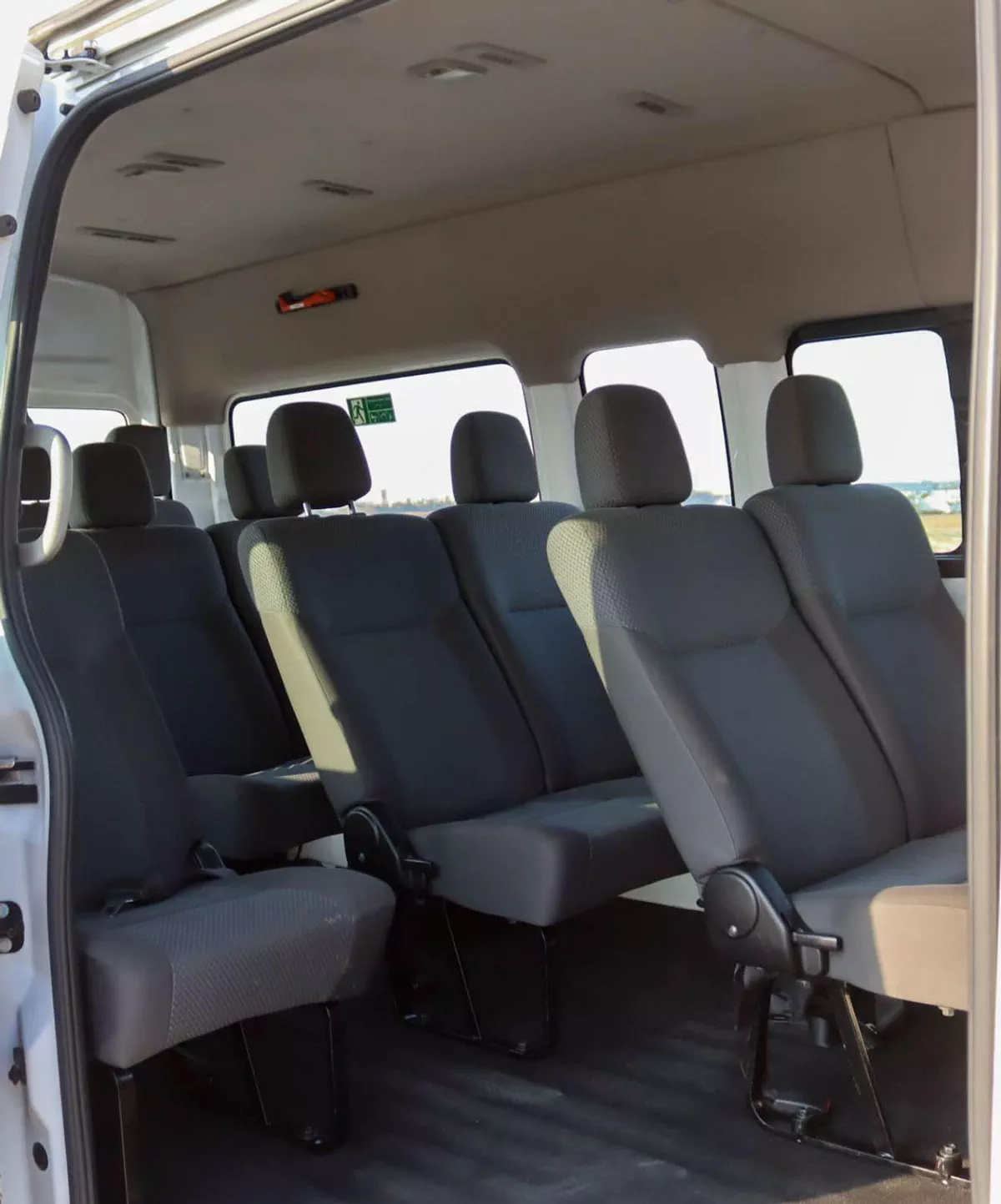 Nissan Urvan STANDARD Microbus 2.5L A/T Petrol Nissan Urvan | 2.5L | 2022 | GCC | accident-free | in excellent condition |-9-0