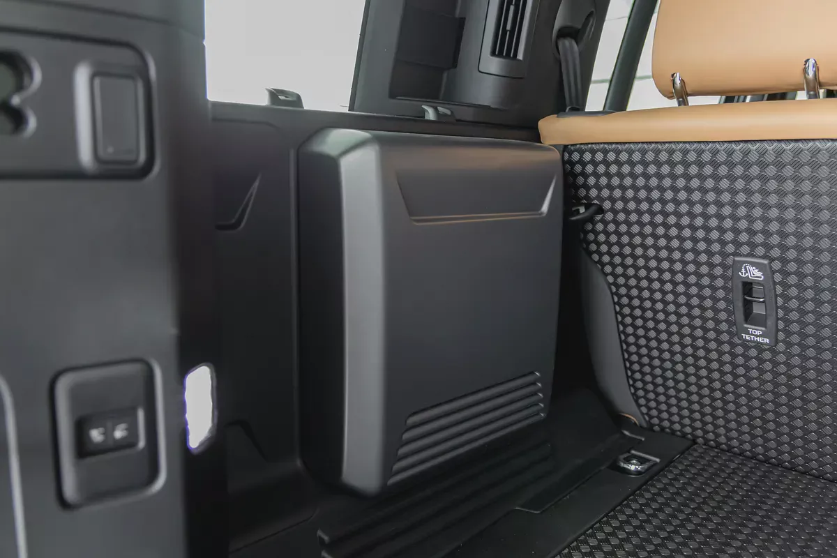 Land Rover Defender | 110 X-Dynamic HSE P400 | GCC Specs | 2026 (Export)-19-19