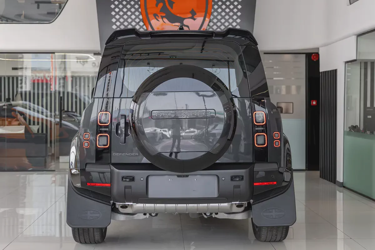 Land Rover Defender | 110 X-Dynamic HSE P400 | GCC Specs | 2026 (Export)-4-4