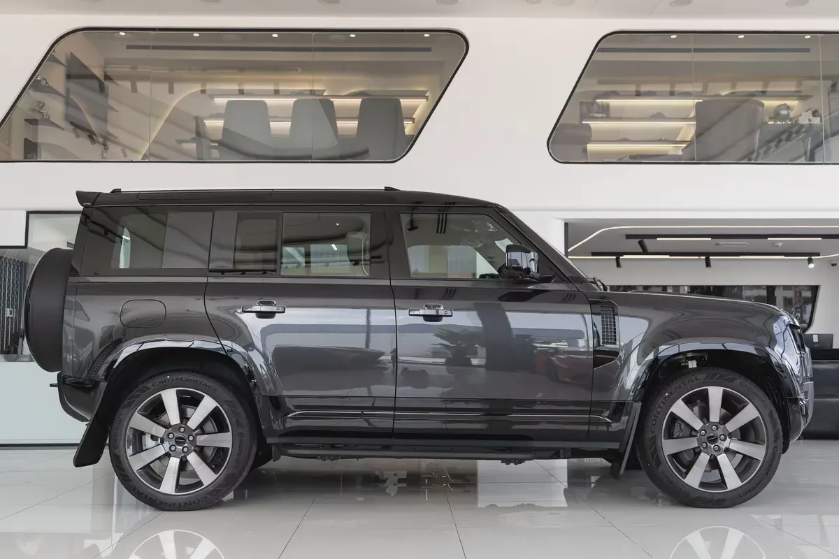 Land Rover Defender | 110 X-Dynamic HSE P400 | GCC Specs | 2026 (Export)-6-6