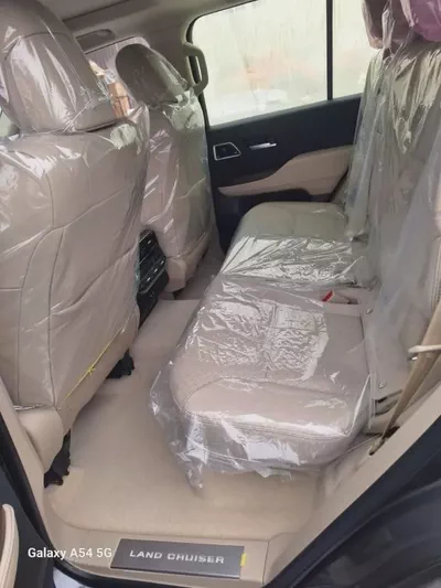 Toyota Land Cruiser VX 2025 GCC Specs - Brand New-10