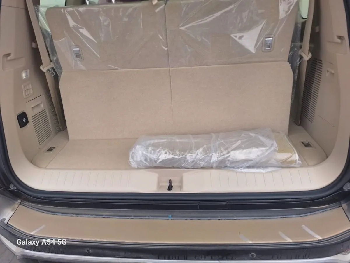 Toyota Land Cruiser VX 2025 GCC Specs - Brand New-9-9