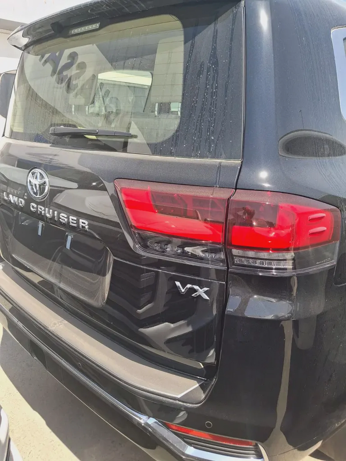 Toyota Land Cruiser VX 2025 GCC Specs - Brand New-2-2