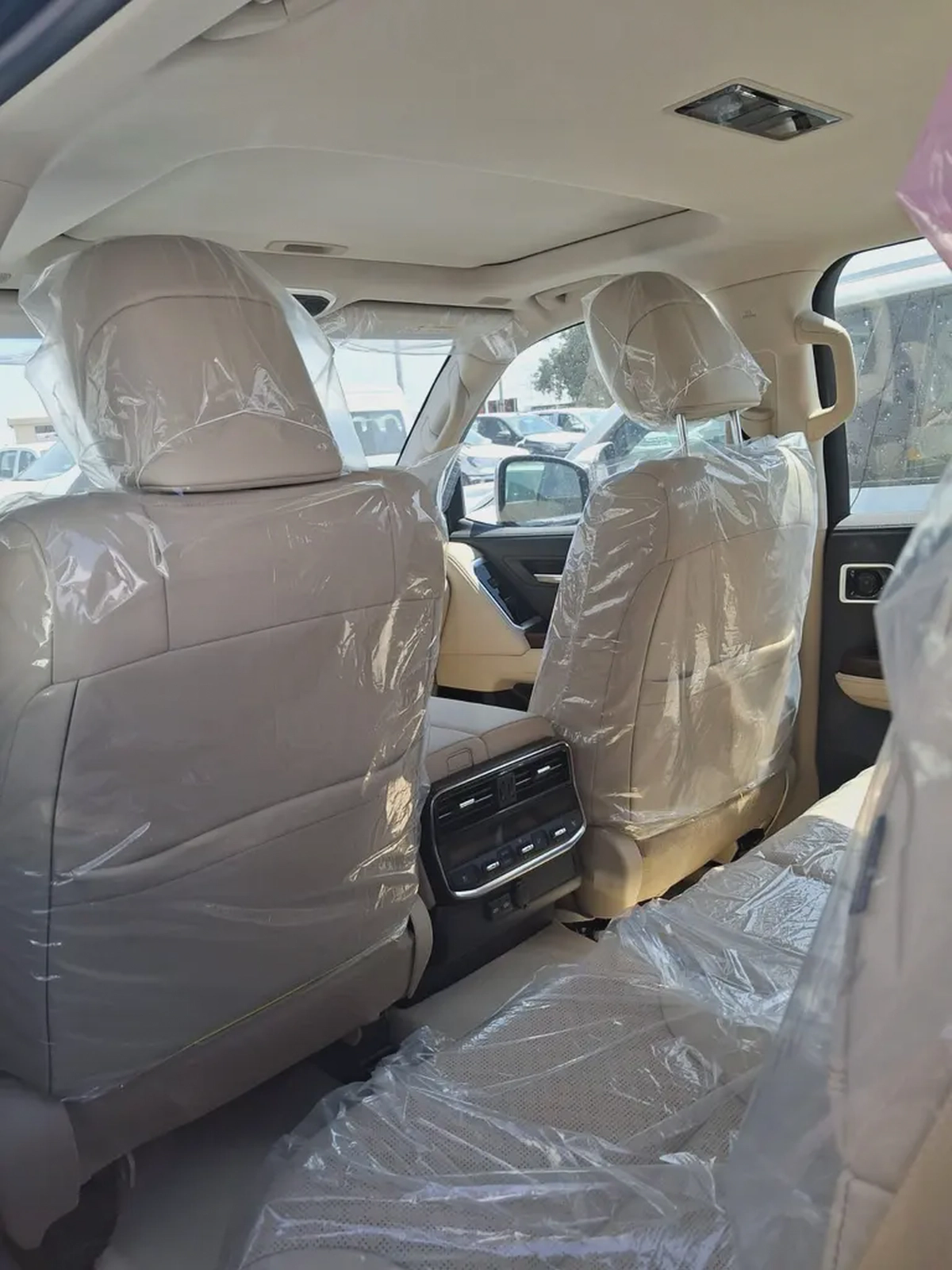 Toyota Land Cruiser VX 2025 GCC Specs - Brand New-7-7