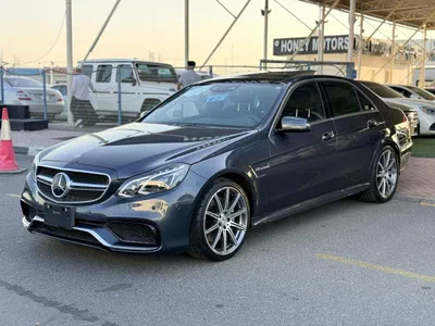 Mercedes Benz E63 AMG STANDARD-2