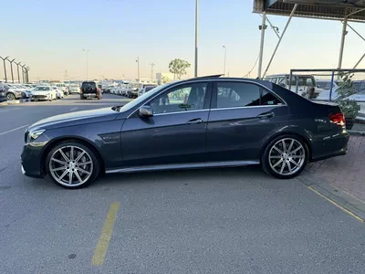Mercedes Benz E63 AMG STANDARD-5