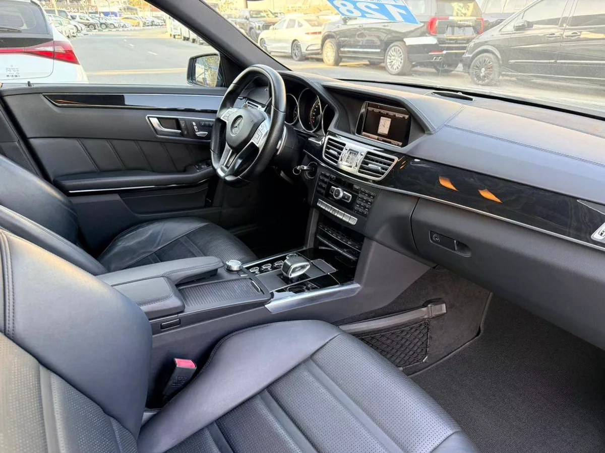 Mercedes Benz E63 AMG STANDARD-10-0
