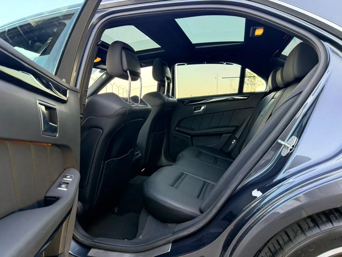 Mercedes Benz E63 AMG STANDARD-12-0