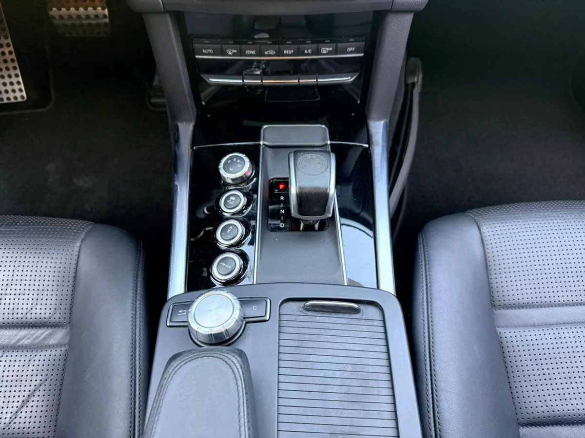Mercedes Benz E63 AMG STANDARD-13-0