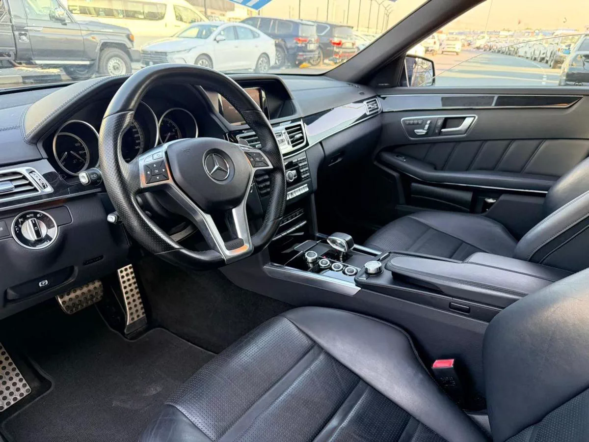 Mercedes Benz E63 AMG STANDARD-7-0