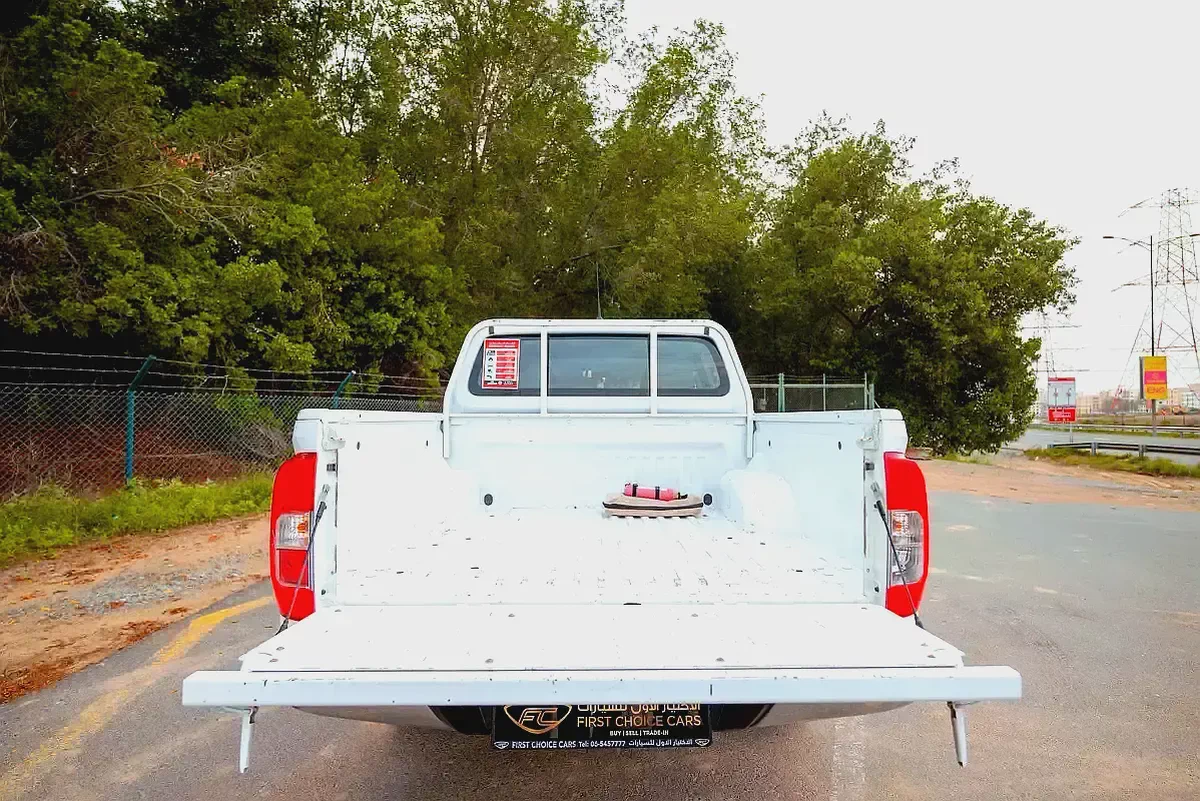 Navara | Double Cabin SE 4X2 | Manual | GCC Specs | Ref#N78437-6-6
