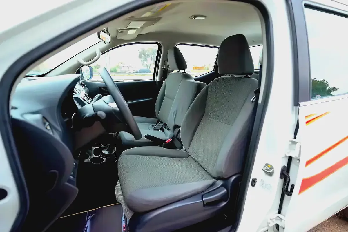 Navara | Double Cabin SE 4X2 | Manual | GCC Specs | Ref#N78437-7-7