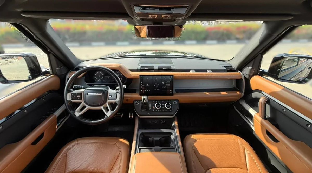 LAND ROVER DEFENDER HSE P400 | YEAR: 2023 | GCC SPECS-10-10