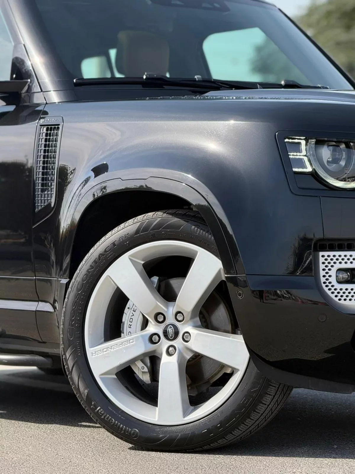 LAND ROVER DEFENDER HSE P400 | YEAR: 2023 | GCC SPECS-6-6