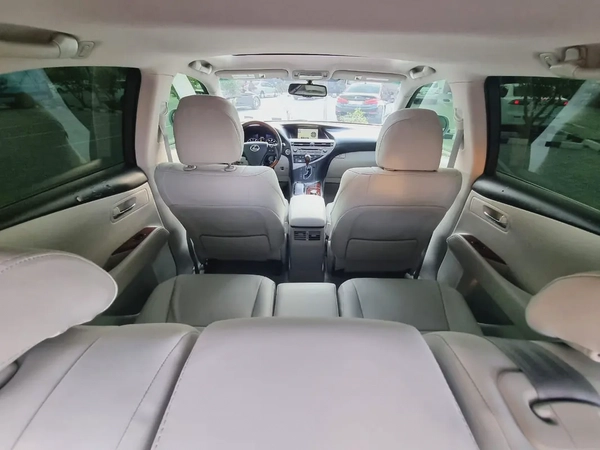 LEXUS RX350 2010 4X4 FULL OPTION IN EXCELLENT CONDITION