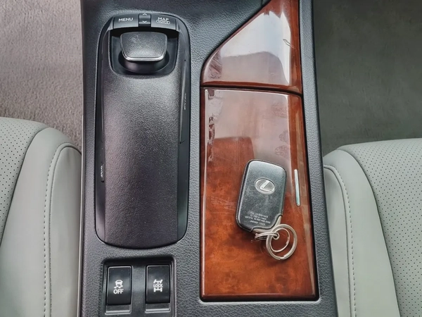 LEXUS RX350 2010 4X4 FULL OPTION IN EXCELLENT CONDITION
