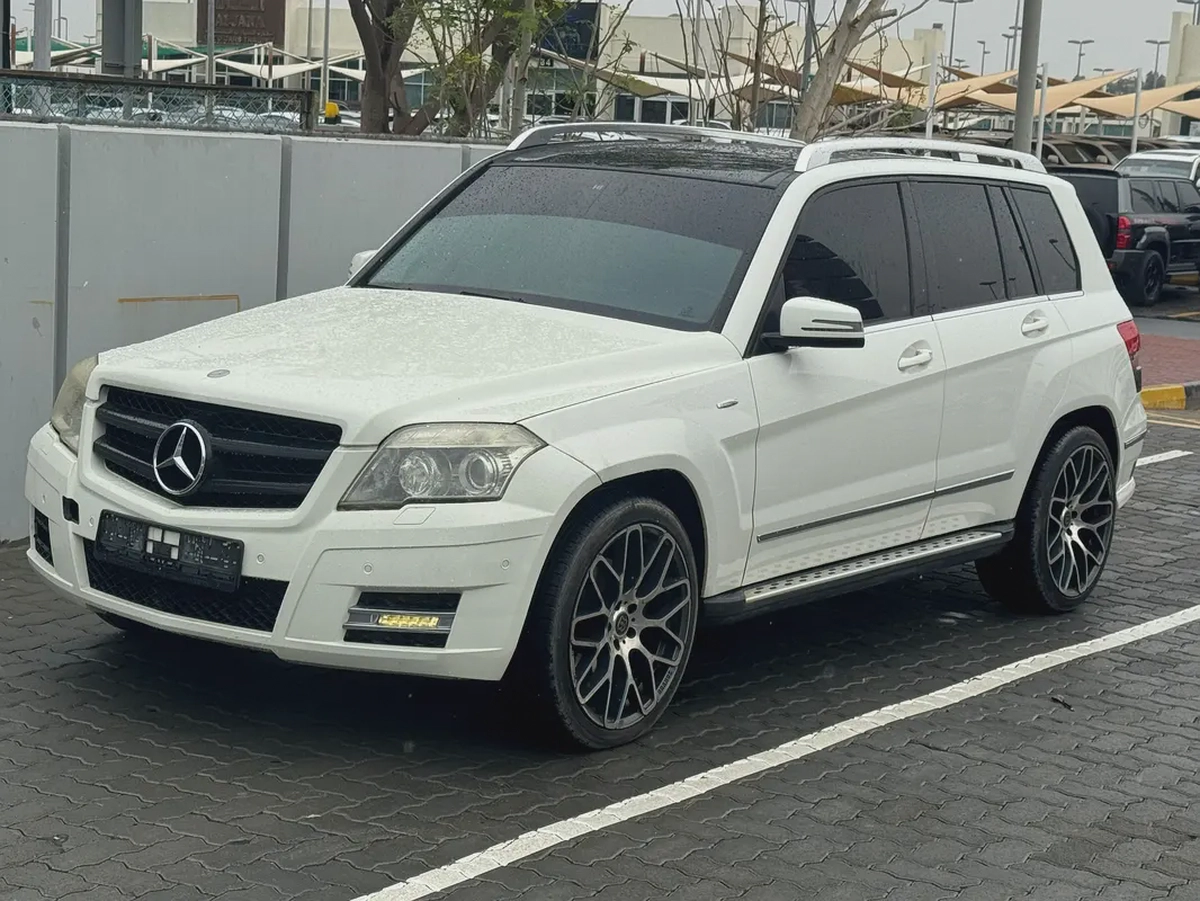 Mercedes-Benz GLK 300 4matic 2012 - GCC Specs - Well Maintained-4-4