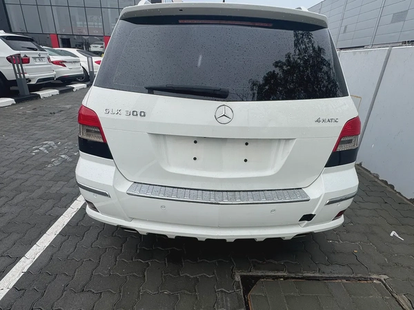 Mercedes-Benz GLK 300 4matic 2012 - GCC Specs - Well Maintained