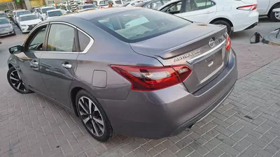 Nissan Altima SR 2018 | American Specs | Clean Condition-9