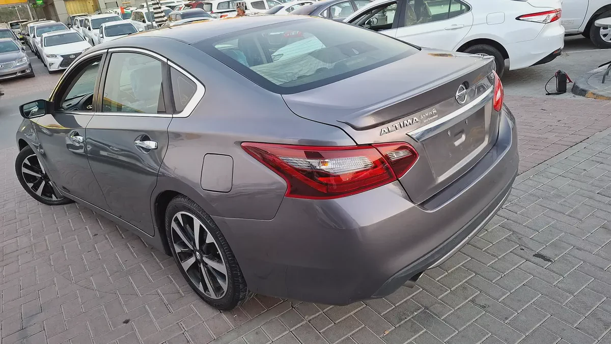 Nissan Altima SR 2018 | American Specs | Clean Condition-9-9