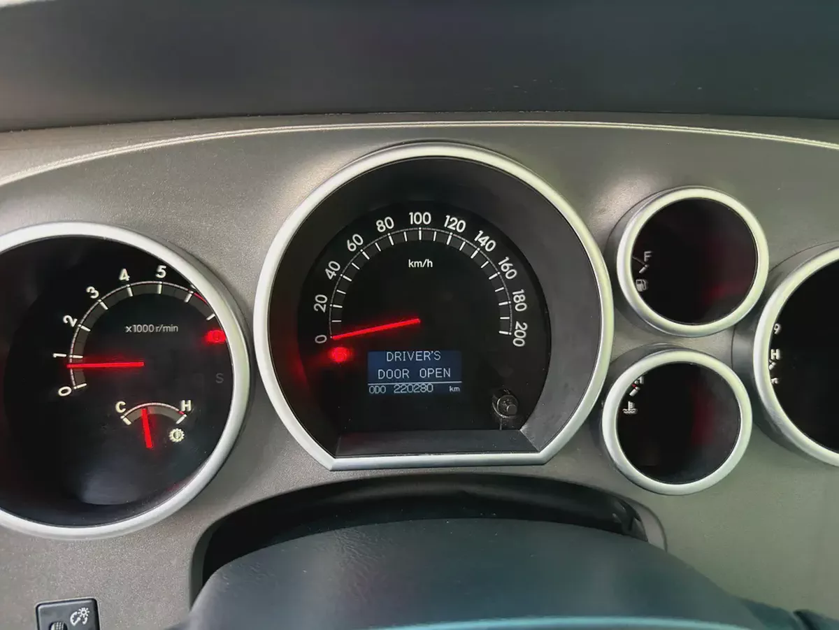 Toyota Sequoia VXR 2014 Gcc Full Option 5.7L-11-11