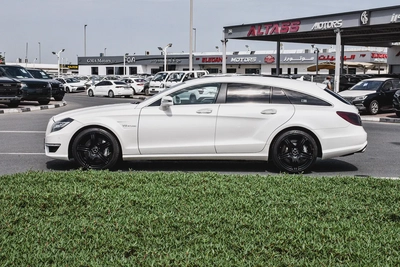 2013 - BENZ CLS63 AMG SHOOTING BRAKE - BRAND NEW CONDITION - ONLY 82,000 KM-3