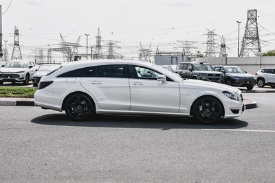 2013 - BENZ CLS63 AMG SHOOTING BRAKE - BRAND NEW CONDITION - ONLY 82,000 KM-4