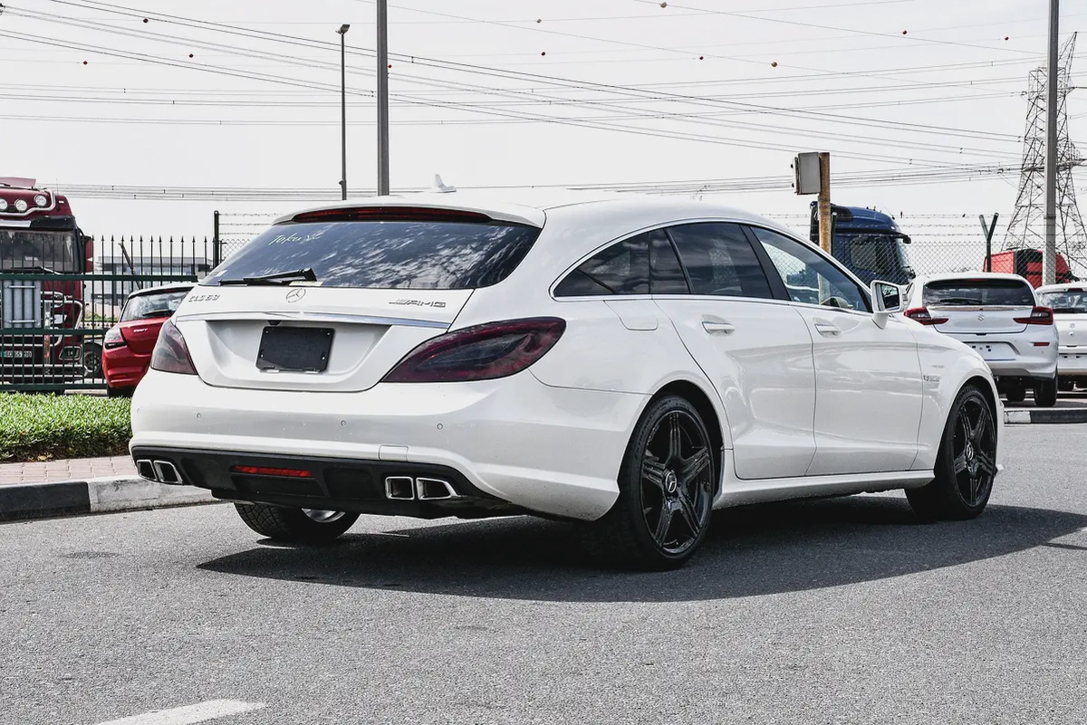 2013 - BENZ CLS63 AMG SHOOTING BRAKE - BRAND NEW CONDITION - ONLY 82,000 KM-5-5