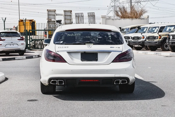 2013 - BENZ CLS63 AMG SHOOTING BRAKE - BRAND NEW CONDITION - ONLY 82,000 KM