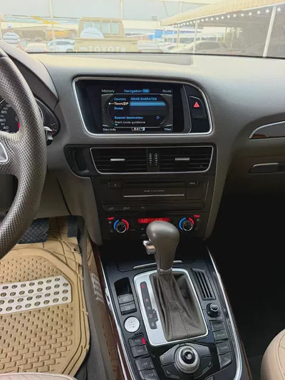 AUDI Q5 V6 3.2-9