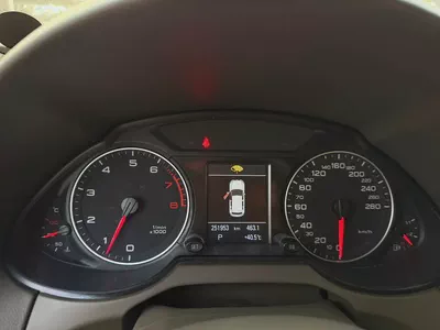 AUDI Q5 V6 3.2-12